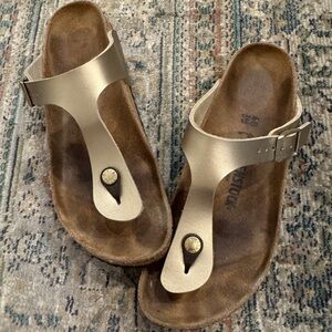 Birkenstock Gold Women's Gizeh Sandals - 10 narrow